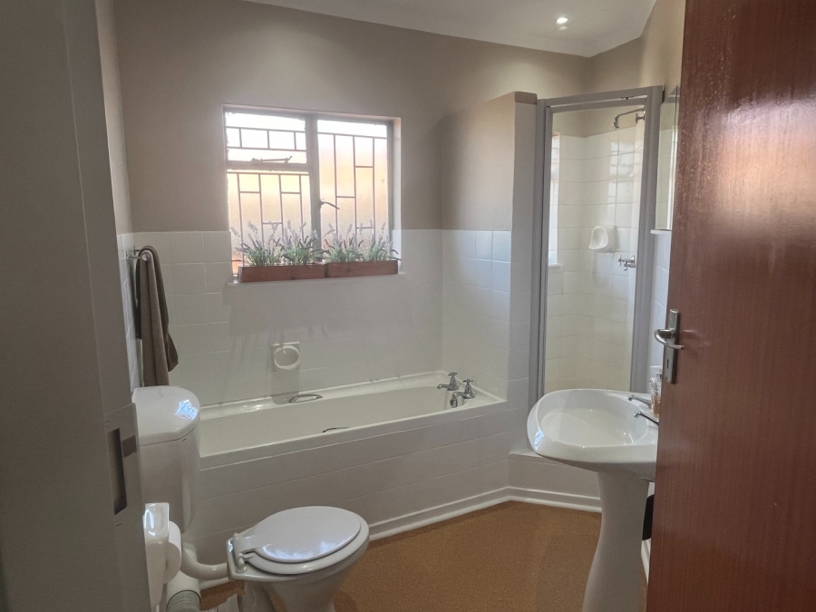 2 Bedroom Property for Sale in Heuwelsig Free State